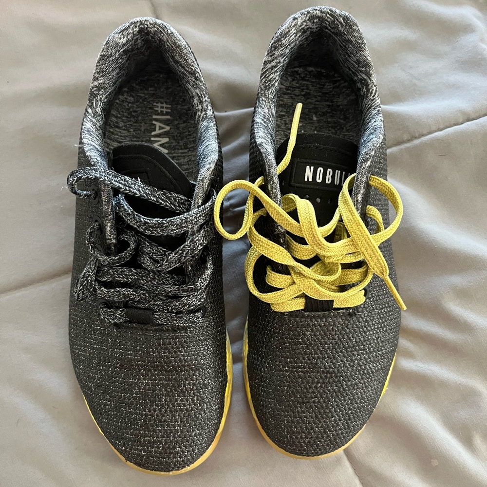 NoBull Womens Trainer size 6 grey and yellow gum bottom